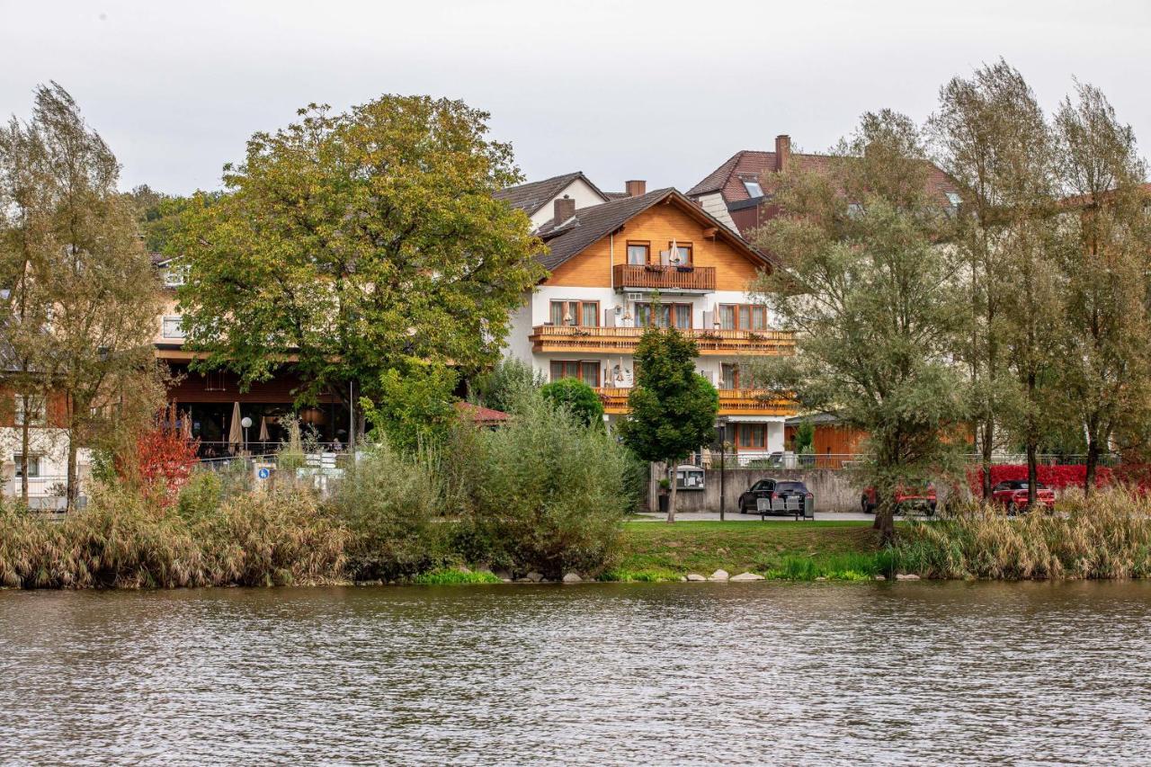 Landgasthof Moser & Restaurant Bootshaus Windorf  Exterior photo